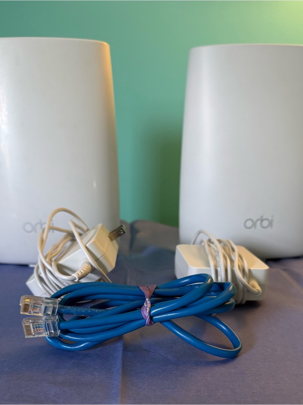 Netgear RBR50 Tri-band WiFi Router with Satellite Router - Picture 2 of 14
